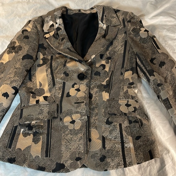 Pretty Patterned Blazer - Picture 1 of 9